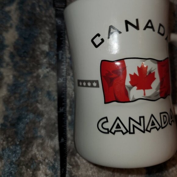 Canada Mug || Canadian Flag || EUC - Picture 6 of 7